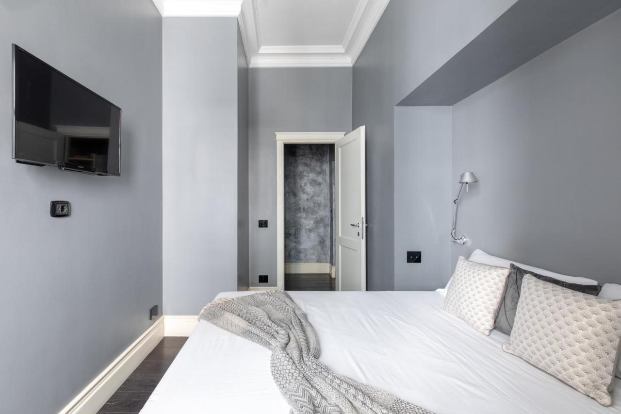 Iflat A Sparkle Of Red In Trastevere Rom Exterior foto